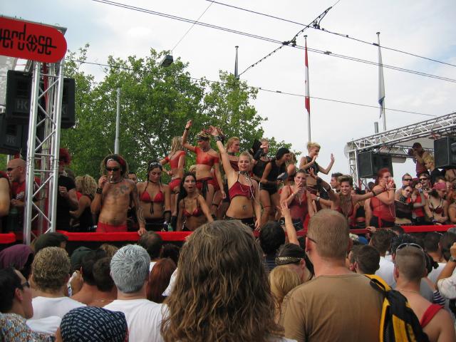 033548_Tanzcrew.jpg
