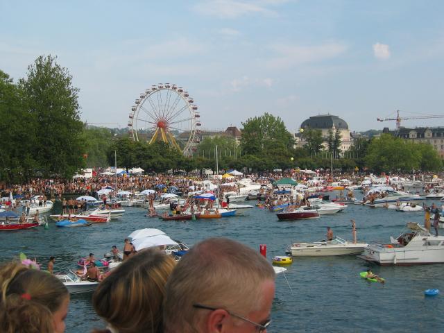 033551_Besucher_zu_Wasser.jpg