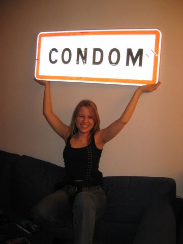 041218_Steffi_mit_CONDOM.jpg