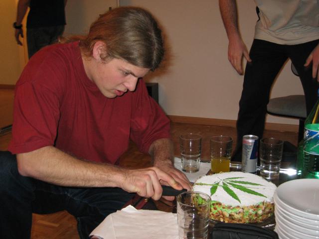 041223_Lukas_Kirschtorte.jpg