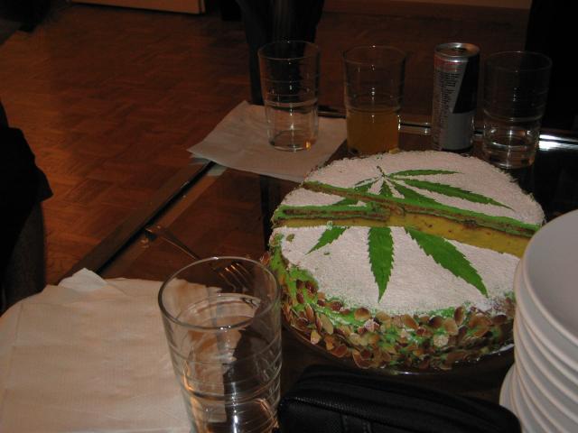 041225_Selbstgemachte_Kirschtorte.jpg