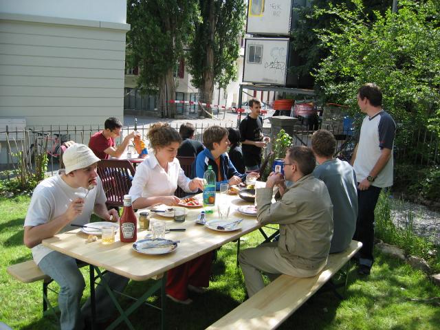043124_Beim_Essen.jpg