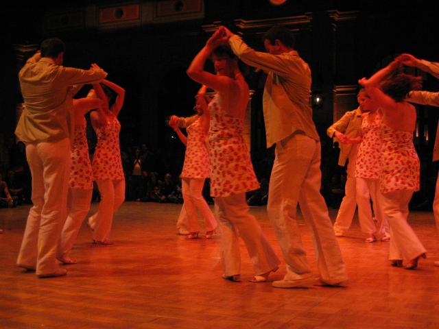 043232_Salsa-Show.jpg