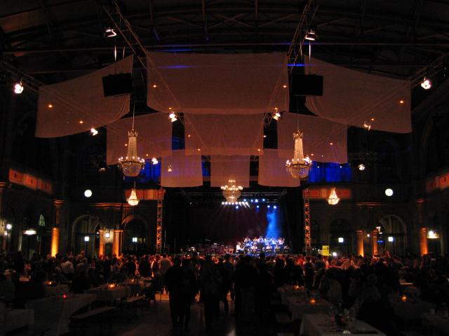 043242_Ballhalle.jpg