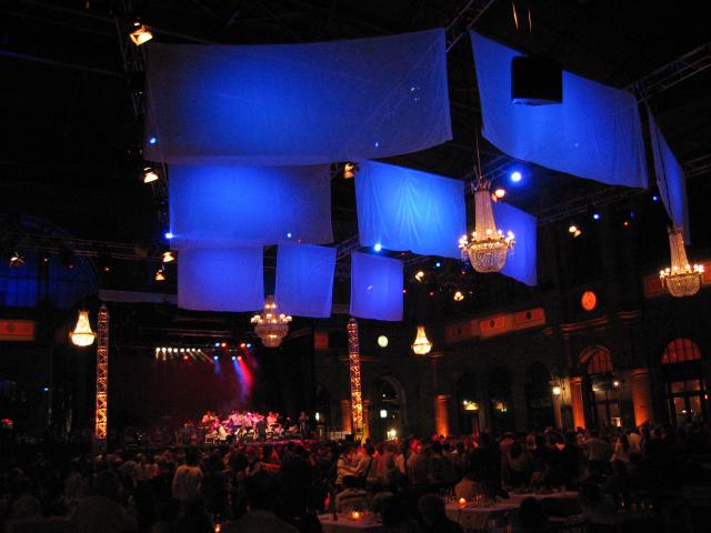 043264_Ballhalle.jpg
