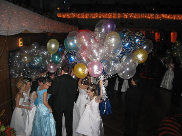 048843_ballone_verteilen.jpg