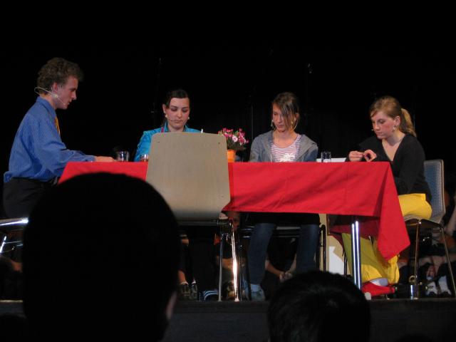 050843_beim_Nachtessen.jpg