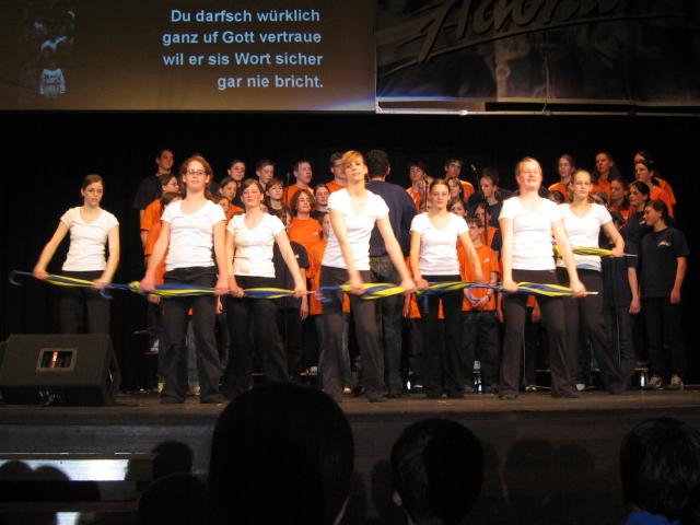 050877_Tanz_Unter_sim_Schutz.jpg