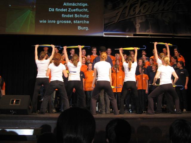 050879_Tanz_Unter_sim_Schutz.jpg