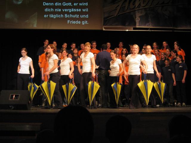 050882_Tanz_Unter_sim_Schutz.jpg