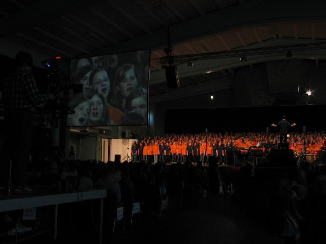 051185_Isabelle_on_screen.jpg