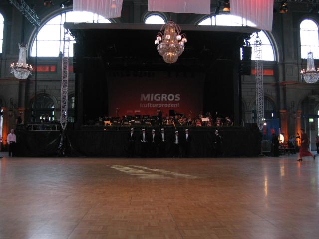 052265_Tanzflaeche_Buehne.jpg