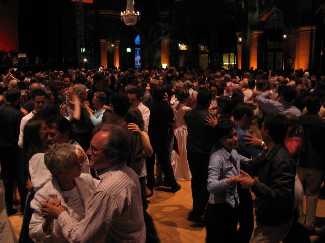 052310_Tanzflaeche_eroeffnet.jpg