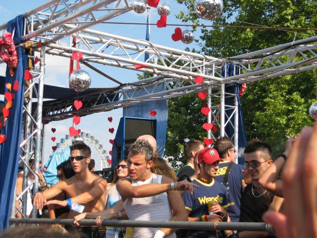 053973_Lovemobile_6.jpg