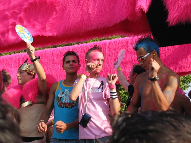 054011_Lovemobile_10.jpg