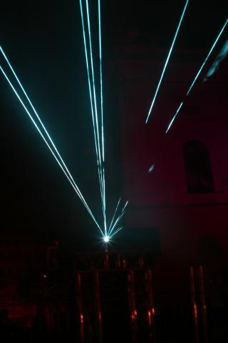 05TB0680_Lasershow.jpg