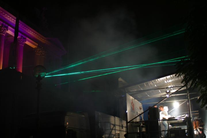 05TB0682_Lasershow.jpg