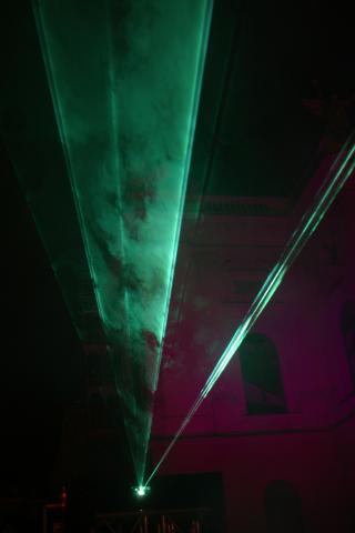 05TB0686_Lasershow.jpg