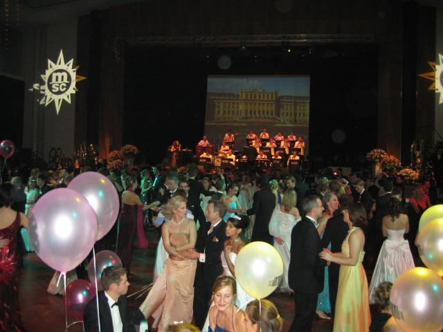 054748_Ballsaal.jpg