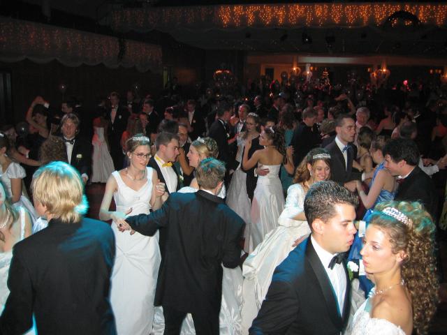 054756_Dancing_People.jpg