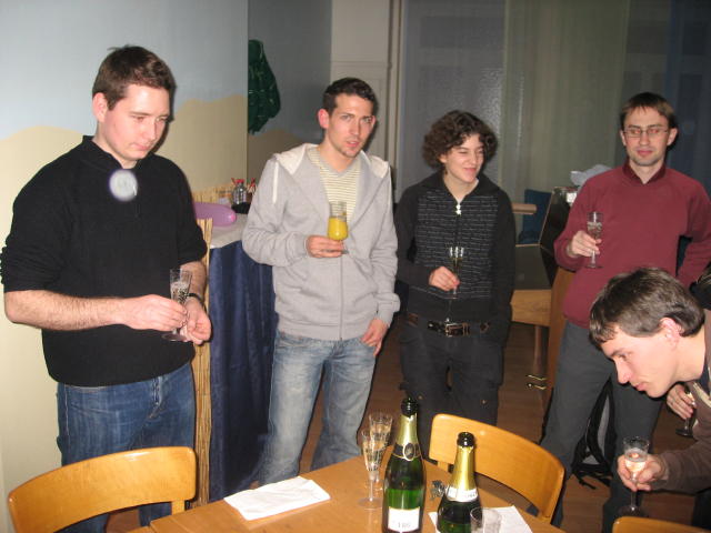 080170_Anstossen.jpg