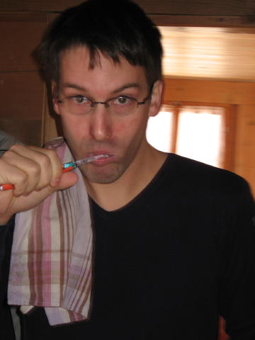 090425_Urs_Martin_Zaehneputzen.jpg