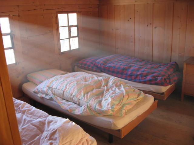 090826_Schlafzimmer_nach_Einfeuern.jpg