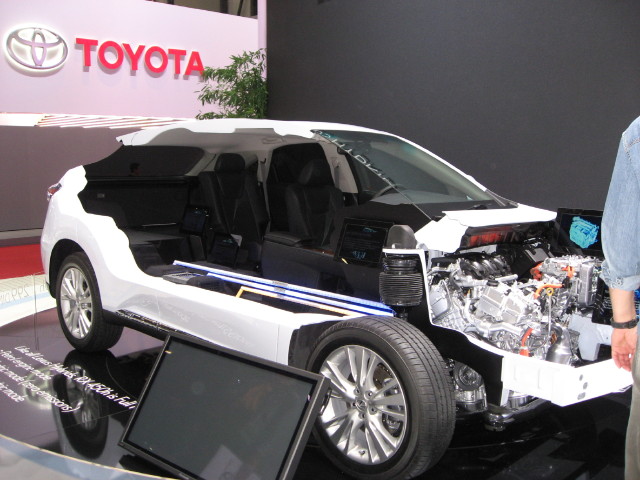 091048_Lexus_Hybrid.jpg