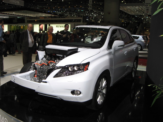 091050_Lexus_Hybrid.jpg