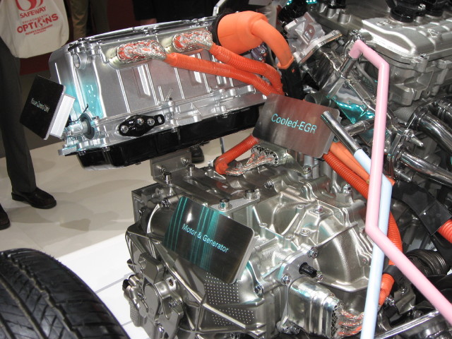 091054_Toyota_Hybrid_Antrieb.jpg