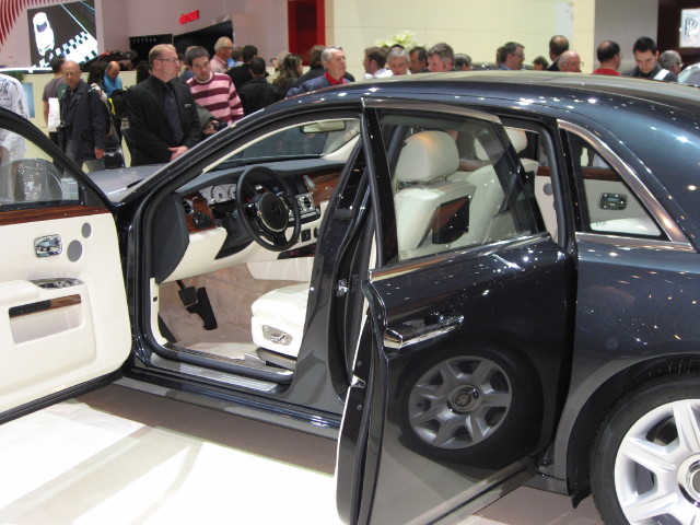 091069_BMW_Hybrid.jpg