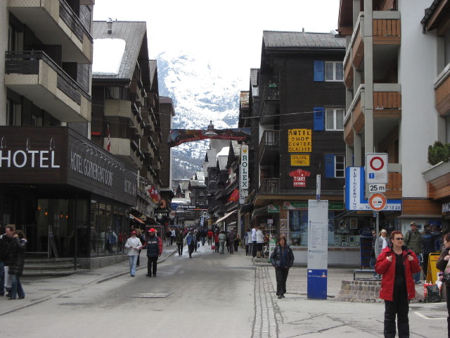 091540_Hauptgasse_in_Zermatt.jpg