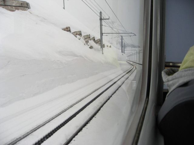 091589_Gleise_im_tiefen_Schnee.jpg
