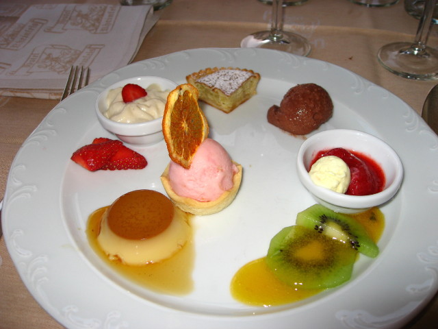 091908_Dessert-Potpourri.jpg