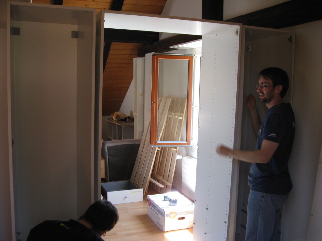 092603_Zusammenbau_Schlafzimmerschrank.jpg
