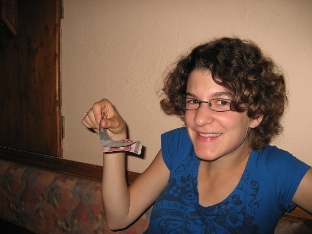 093113_Rahel_Boehm_Geld_wedeln.jpg