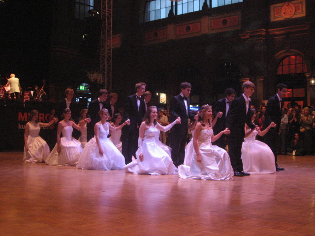 093181_Eroeffnung_Annen-Polka.jpg