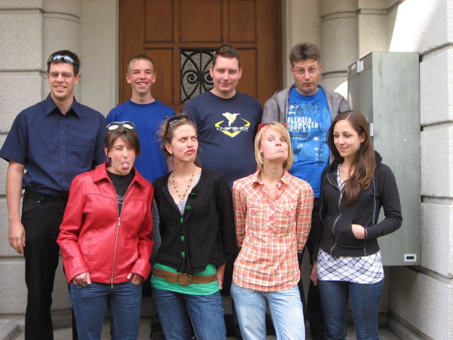 092795_reveil-Team.jpg